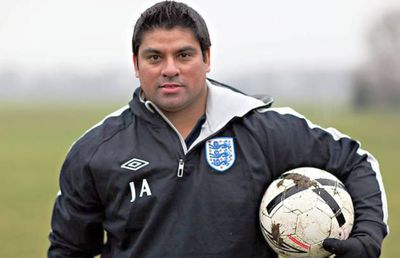 Judan Ali, discipolul lui Johan Cruyff care vrea să califice Maldive la Mondialul din Qatar » Printre posibilii antrenori se află nume celebre!