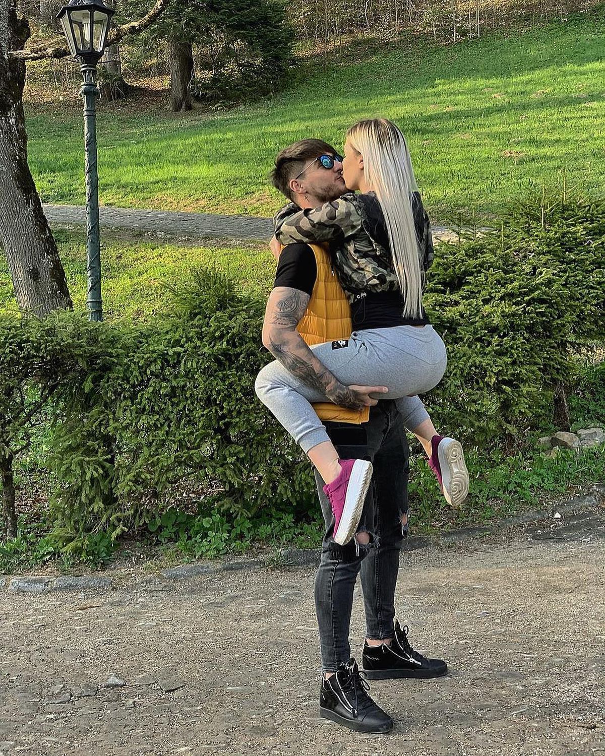 Soția lui Roland Niczuly intervine dur în scandalul cu Dorinel Munteanu la Sepsi: „Așa-spusa Generație de Aur. Au fost prin 1700 toamna cineva” » A primit o replică tăioasă