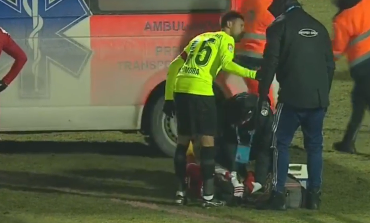 5 minute de urlete și groază în Sepsi - CFR Cluj! Meci oprit de Hațegan: ambulanța a intrat pe gazon