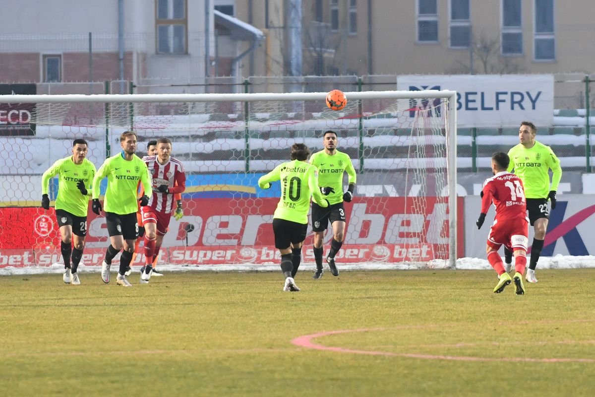 Un titular de la CFR Cluj, OUT: „Simțeam cum se rupe mușchiul!” » Cât lipsește