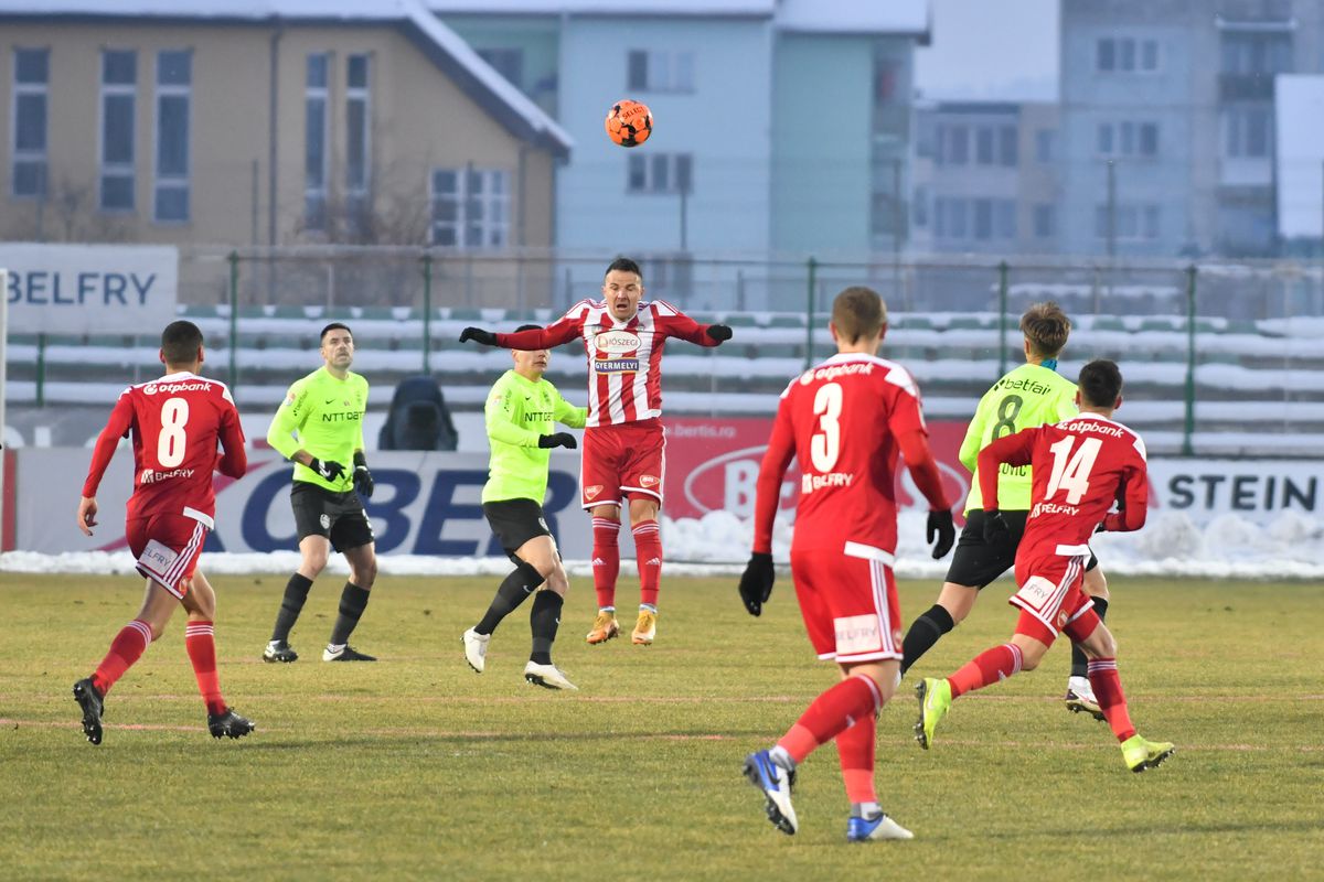 Un titular de la CFR Cluj, OUT: „Simțeam cum se rupe mușchiul!” » Cât lipsește