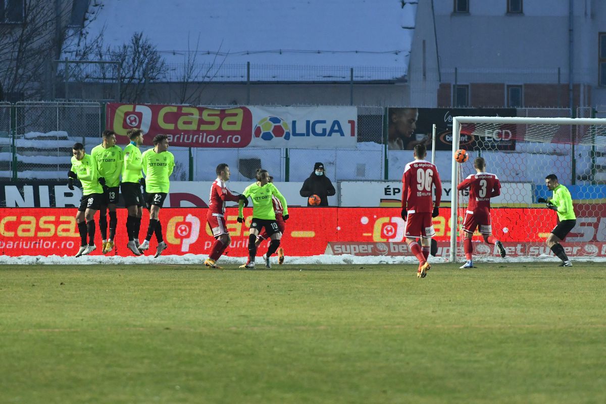 Edward Iordănescu are dreptate: CFR Cluj e dezavantajată în lupta cu FCSB și Craiova! Cum poate fi decis duelul la titlu în Liga 1