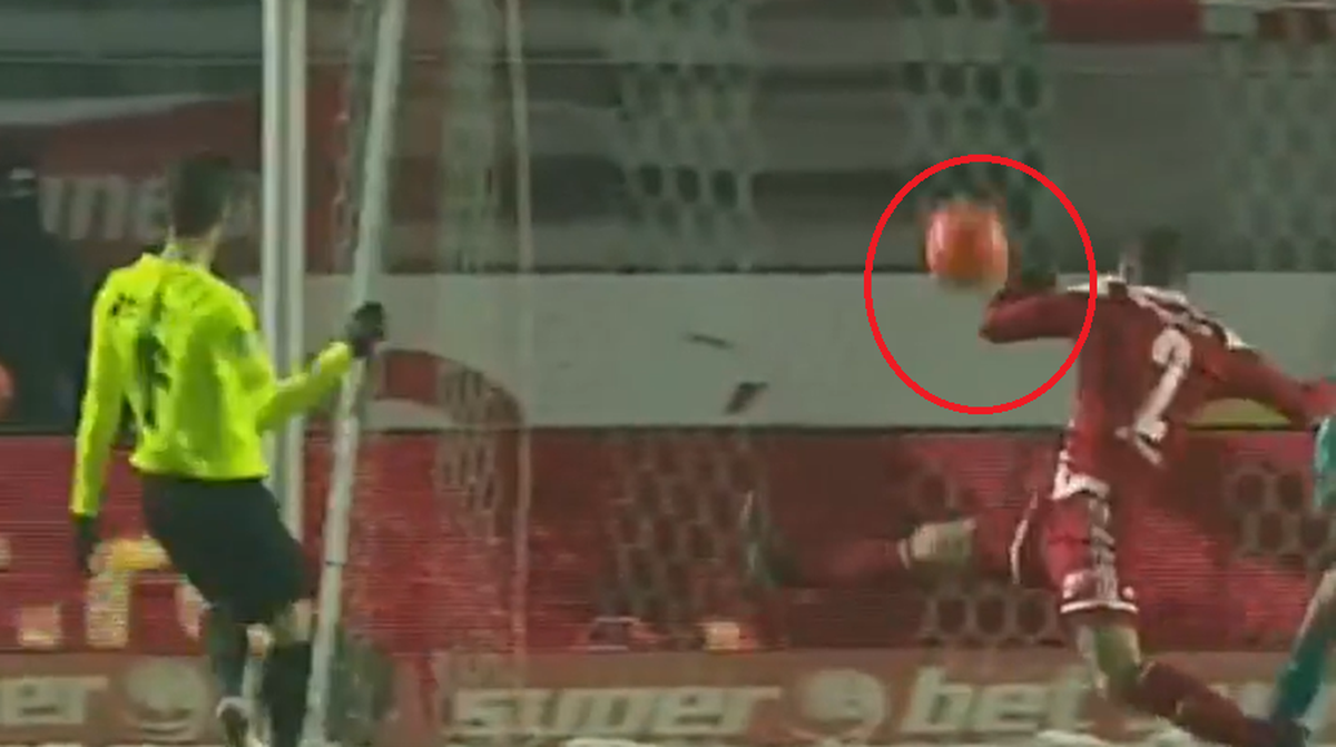 FOTO Ovidiu Hațegan, a doua mare greșeală din 2021, în Sepsi - CFR Cluj!