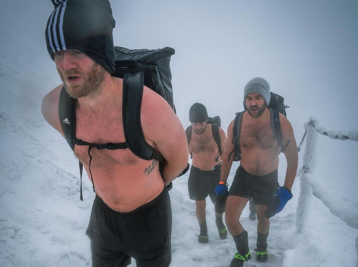 Schimbare radicală pentru un fost campion mondial » Drumeție la bustul gol pe un frig de -19 grade!