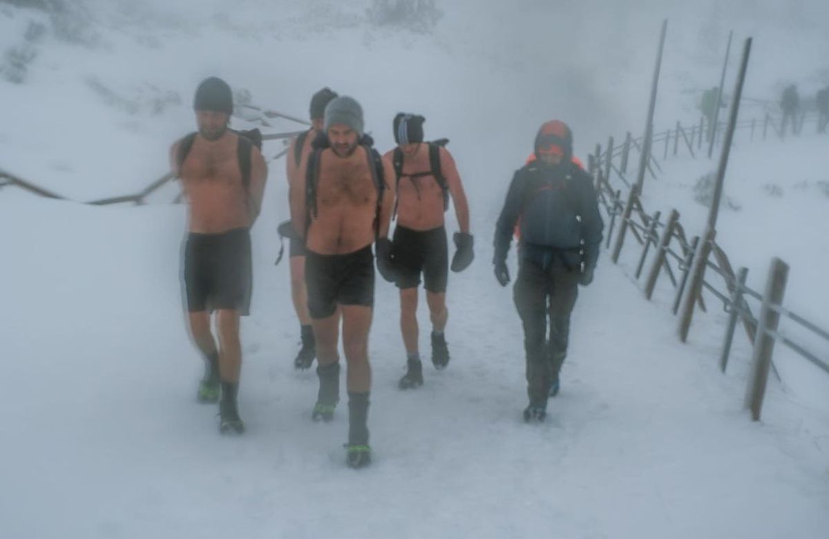 Schimbare radicală pentru un fost campion mondial » Drumeție la bustul gol pe un frig de -19 grade!