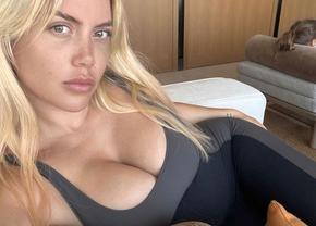 „Wow, mi se vede sânul!” » Wanda Nara, probleme cu garderoba într-un live pe Instagram. Cum a reacționat