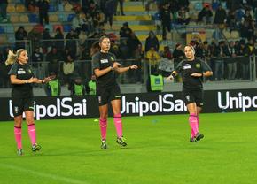Brigadă sută la sută feminină la un meci din Cupa Italiei între două echipe de Serie A