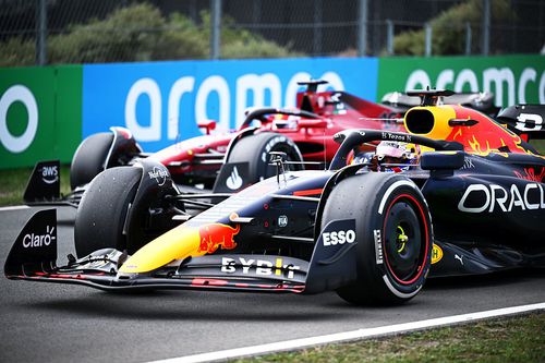 Verstappen vs. Leclerc a fost duelul sezonului 2022 // sursă foto: Guliver/gettyimages
