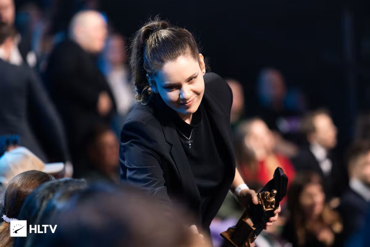 Românca „ANa” e cea mai bună jucătoare de Counter Strike din lume! Premiată într-o gală fastuoasă