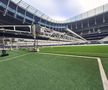 Impresionanta arenă a lui Spurs, văzută de la nivelul gazonului Foto: GSP.ro