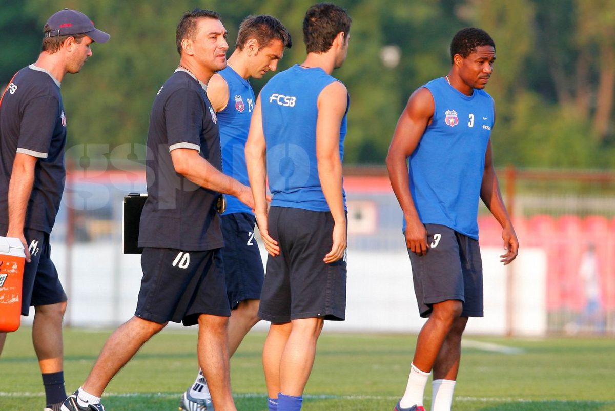 Ilie Dumitrescu i-a lăsat mască pe toți la antrenamentul FCSB: „Stop, salir con la pelota!” » Regula prin care i-a uimit pe fotbaliști