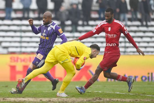 Eduard Pap, 29 de ani, a fost pe lista „câinilor”, însă Dinamo a renunțat la ideea de a-l mai aduce pe portarul care s-a despărțit luni de maghiarii de la Gyor. Foto: Imago Images