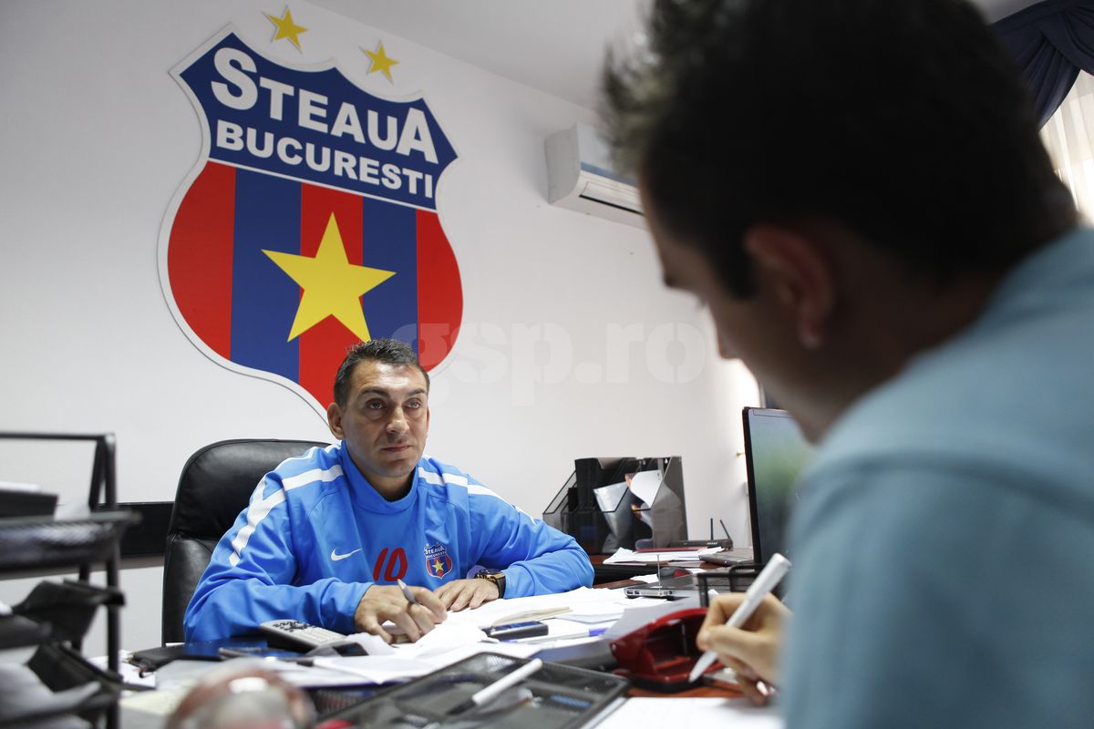 Ilie Dumitrescu i-a lăsat mască pe toți la antrenamentul FCSB: „Stop, salir con la pelota!” » Regula prin care i-a uimit pe fotbaliști