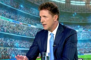 Gică Popescu nu-l menajează pe internaționalul român: „Când are mingea, e de Barcelona! Dar uită de postul lui!”