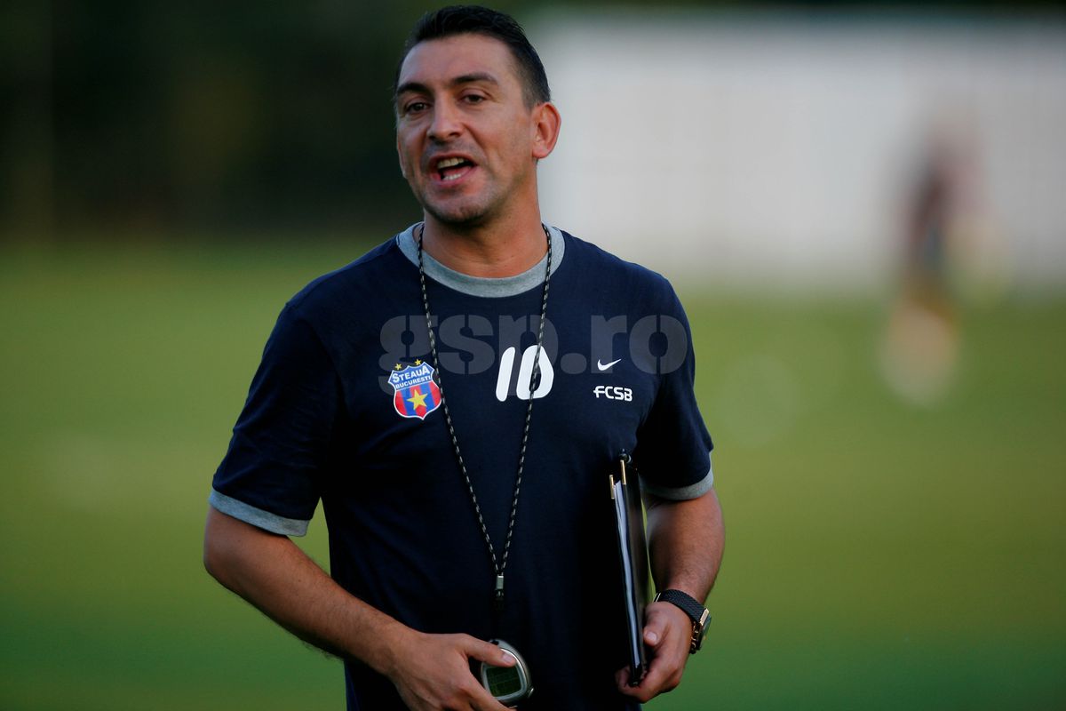 Ilie Dumitrescu i-a lăsat mască pe toți la antrenamentul FCSB: „Stop, salir con la pelota!” » Regula prin care i-a uimit pe fotbaliști