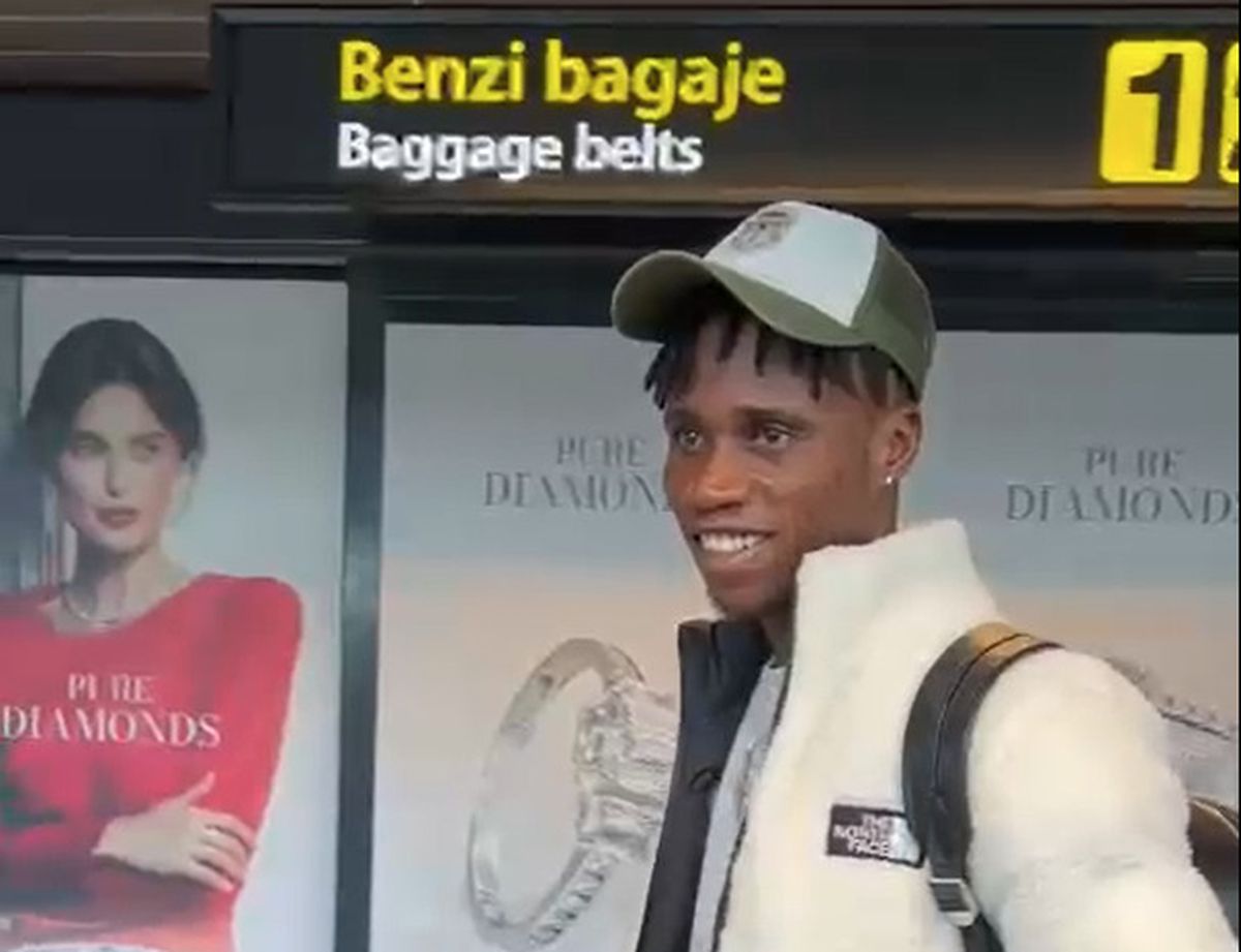 Nana Antwi, noul fundaș de la FCSB, a sosit la București