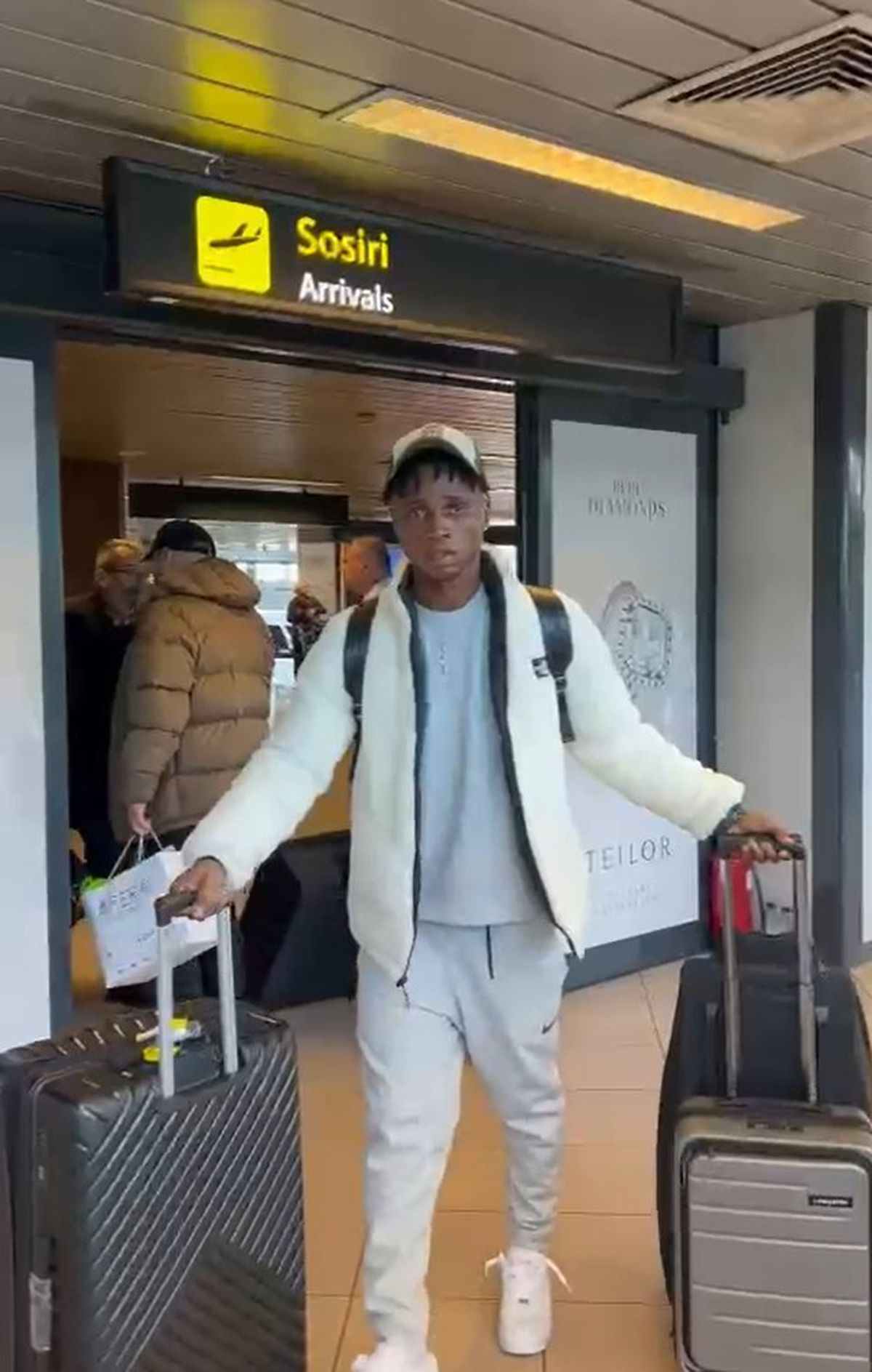 Nana Antwi, noul fundaș de la FCSB, a sosit la București