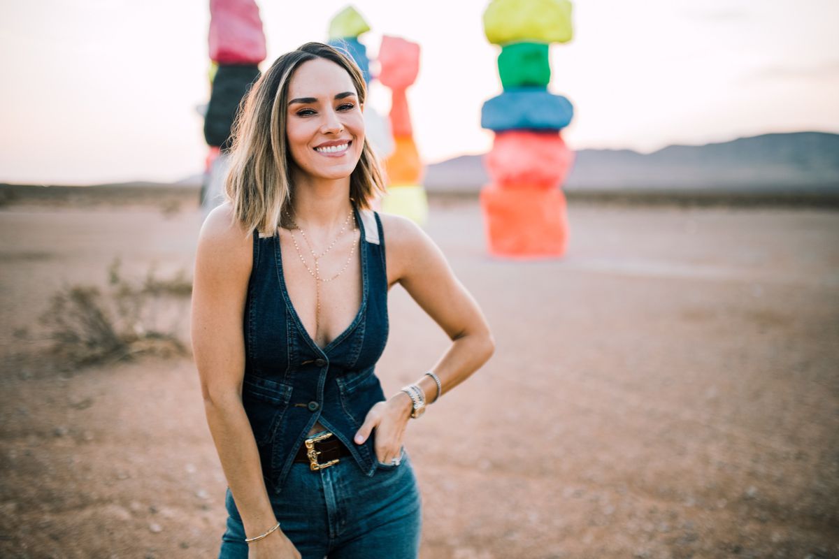 Antrenorul a așteptat să divorțeze înainte să semneze contractul de 120 milioane de dolari. Fosta soție a răbufnit pe rețelele sociale