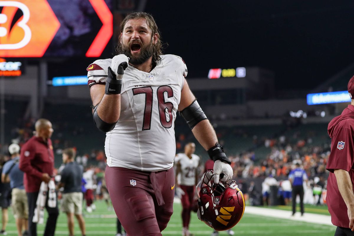 Rodica și Cornel sunt 2 părinți mândri » Sam Cosmi a semnat un contract astronomic în SUA: va câștiga 74 de milioane de dolari în următorii 4 ani