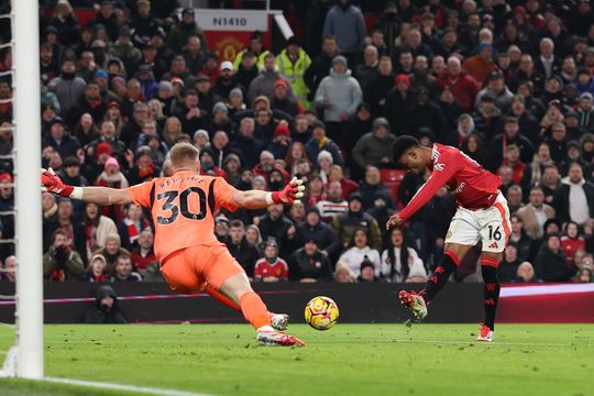 Amad Diallo egalează la unu în meciul cu Southampton / Foto: GettyImages