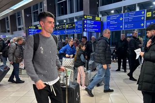 Alexandru Pașcanu a ajuns în România și a făcut show pe aeroport: „Ce căutați aici?! A început Liga 1, eu am rămas să fac cumpărături”