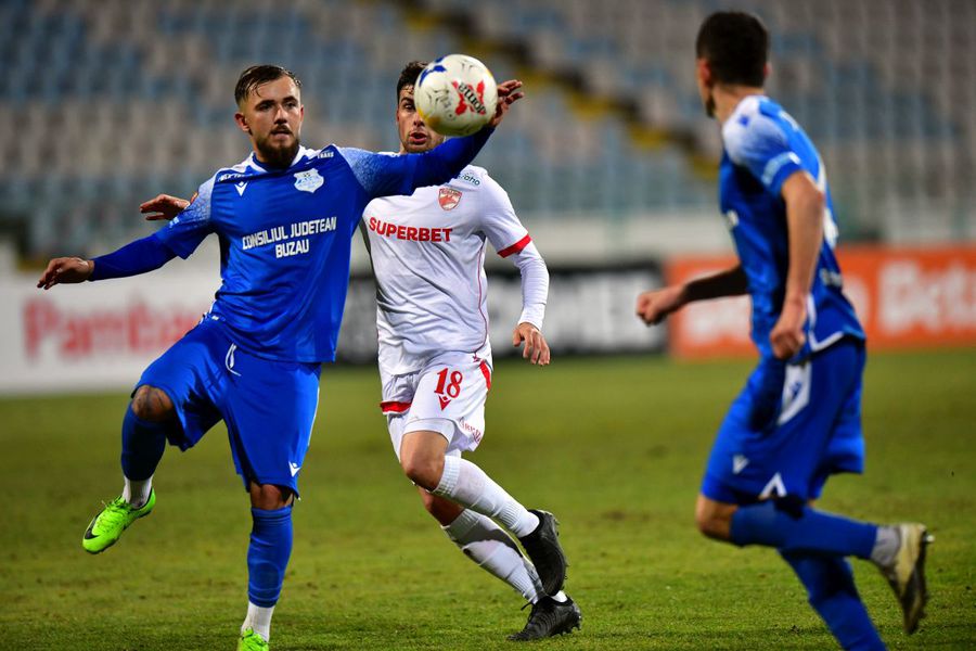 Jucătorul echipei-revelație din România se retrage din fotbal la 23 de ani și pleacă la muncă în Anglia