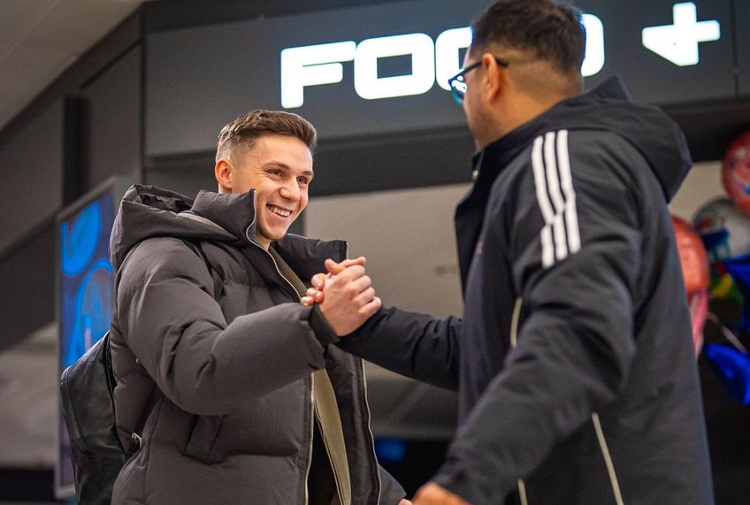 FOTO Louis Munteanu a aterizat în Washington și a aflat numărul pe care îl va purta pe tricou