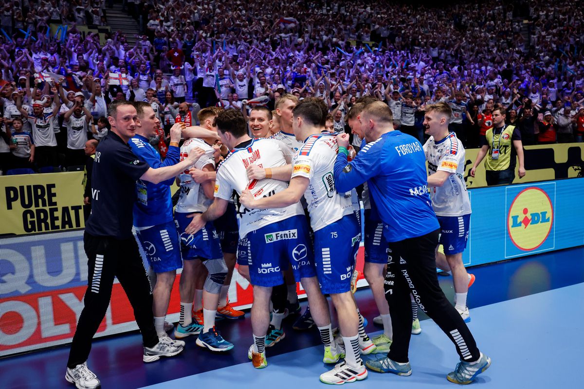 Fanii din Insulele Feroe, deplasare-record în Norvegia