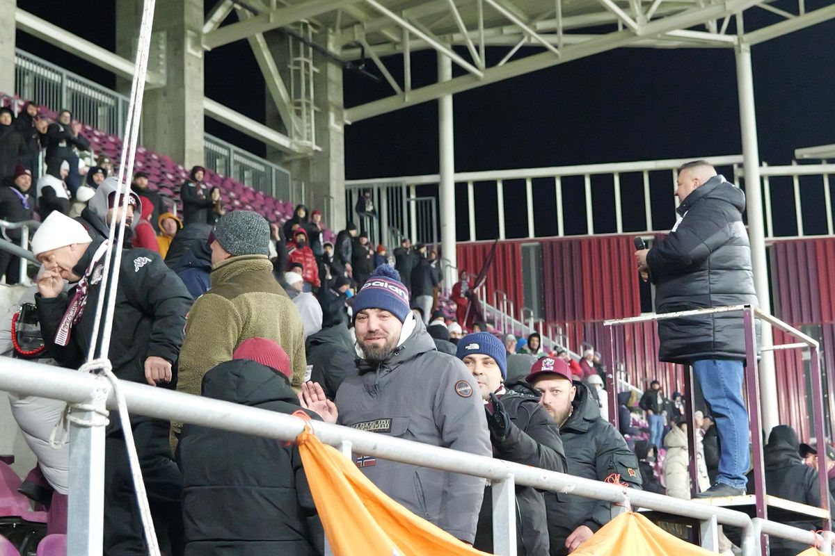 Jandarmeria, în alertă la Rapid - Metaloglobus » Peluza Nord a intrat cu „scutierii”: detaliul care a surprins