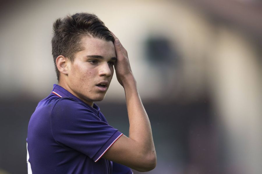 După 19 meciuri la Primavera (7 goluri), Ianis Hagi a primit cadou de majorat debutul de ziua sa în Serie A. L-a înlocuit Josip Ilicic la Fiorentina, într-un 5-3 cu Cagliari / Foto: Imago Nu și-au meritat banii! » 10 catastrofe românești în Serie A