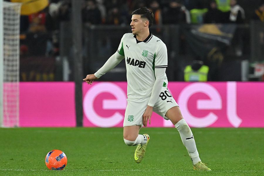 Transferul lui Tarik Muharemovic a costat-o pe Sassuolo 3 milioane de euro, iar acum bosniacul e cotat la 14 milioane / Foto: Imago RB Leipzig face prima ofertă oficială pentru transferul lui Radu Drăgușin! Câți bani pun pe masă nemții