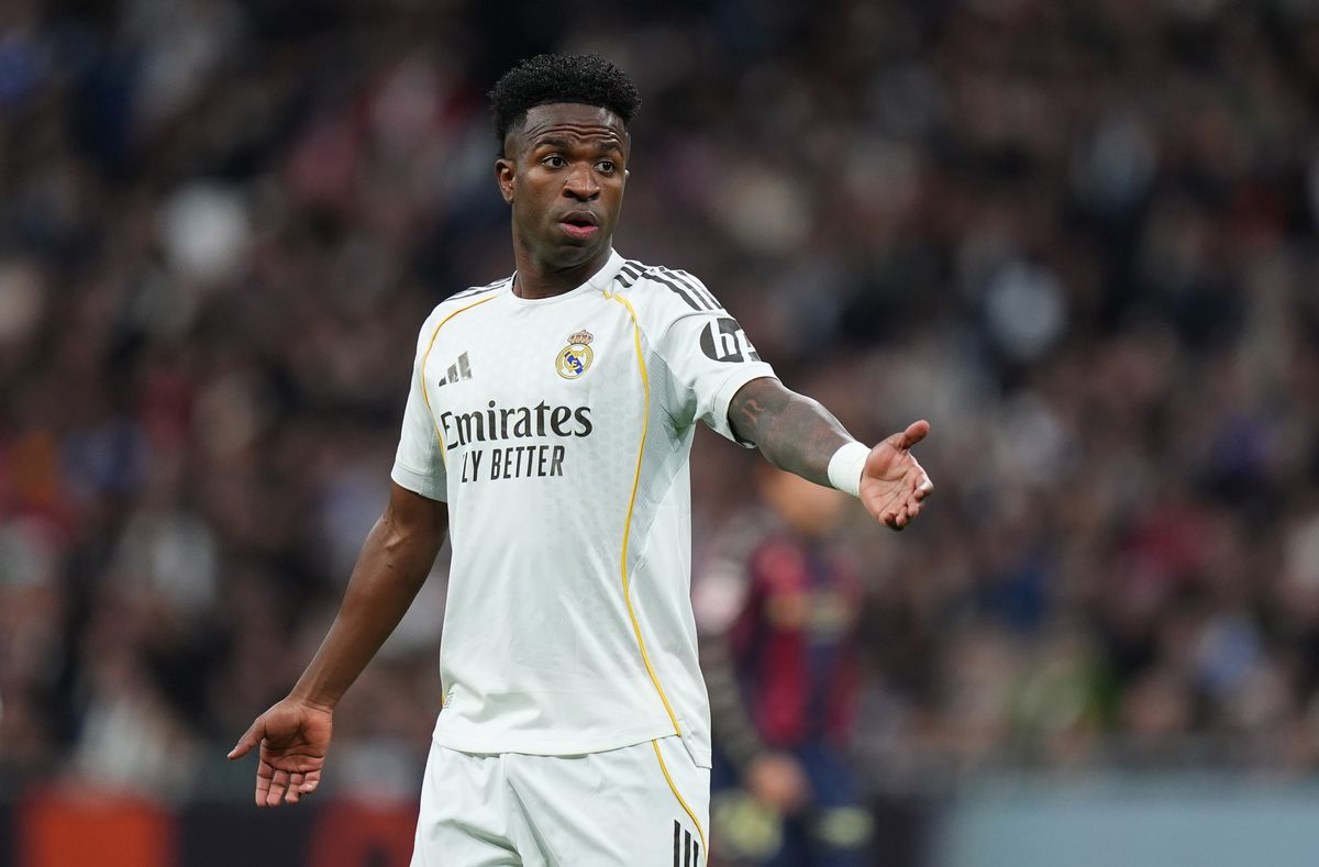 Real Madrid - Levante 2-0 » Fluierături asurzitoare, batiste albe, dar victorie. Filmul zilei pe „Bernabeu”