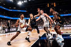 Spectacol baschetbalistic în BTarena! U-BT Cluj-Napoca a visat, dar a fost adusă cu picioarele pe pământ de Dubai Basketball