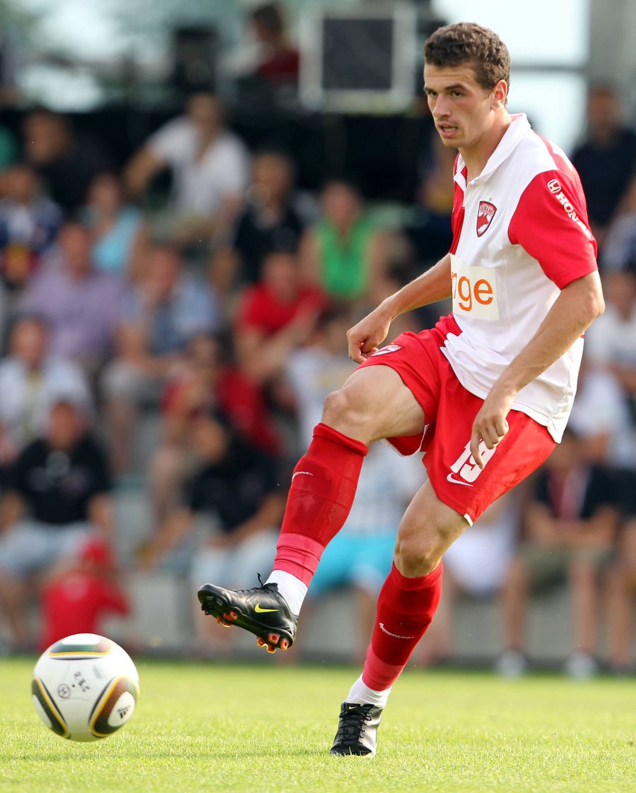 Liviu Ganea în tricoul lui Dinamo, în 2010 Nu pierd timpul! Fiica lui Bodescu de la FRF i-a spus „DA” fostului atacant din Superliga