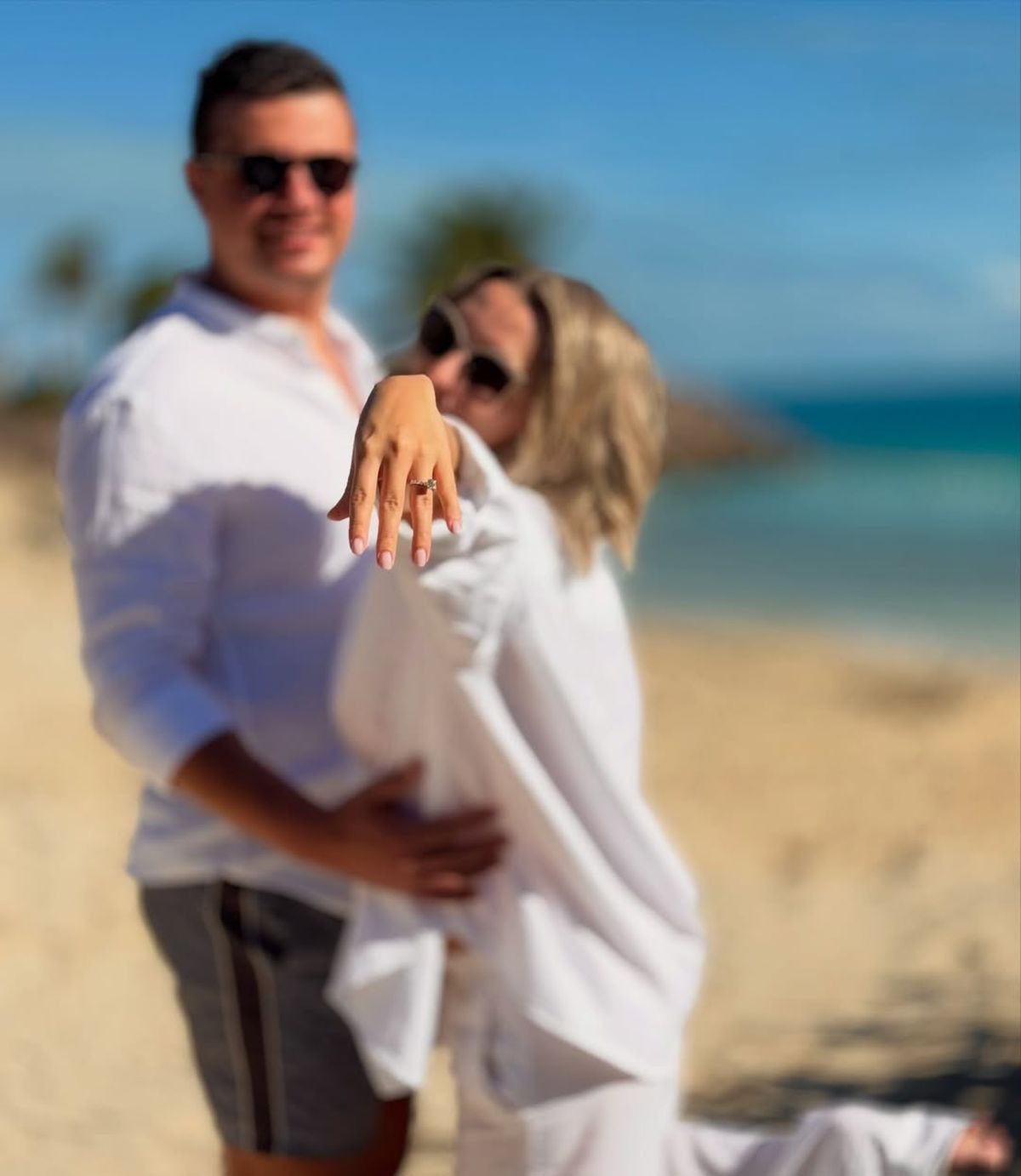 Cine este femeia care l-a cumințit pe fostul atacant dinamovist și i-a spus „DA” în Bahamas! Urmează să devină părinți