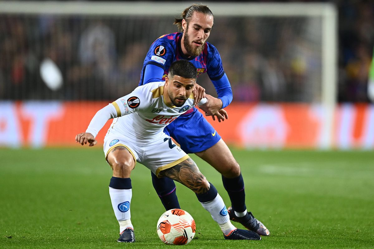 Situație bizară în Barcelona - Napoli » A purtat un tricou diferit față de coechipieri