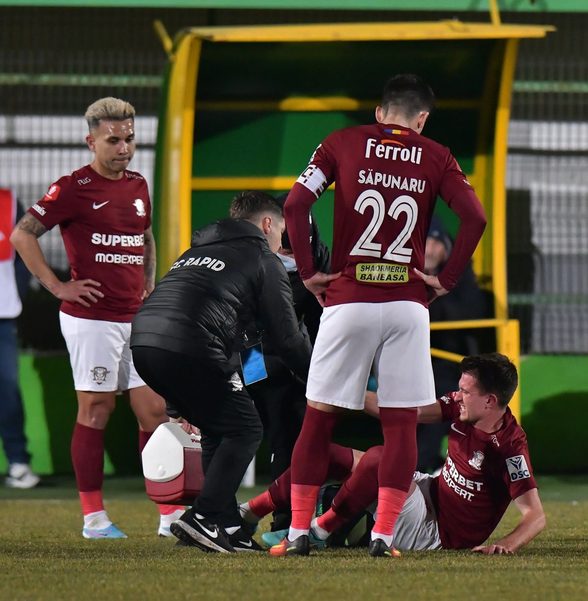 A ratat penalty-ul de 3 puncte și a fost dus de Mutu în fața galeriei » Ce s-a întâmplat după Mioveni - Rapid 0-0