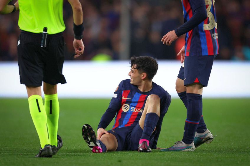 Pedri (20 de ani), mijlocașul de la FC Barcelona, va sta pe tușă cel puțin 3 săptâmâni după accidentarea suferită în meciul cu Manchester United din Europa League, scor 2-2/ foto Imago Images