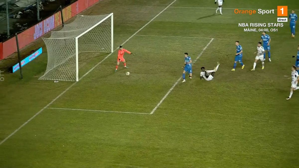 Thiam și Gomes, goluri superbe împotriva Chindiei » Doi colegi de la U Cluj s-au întrecut în lufturi