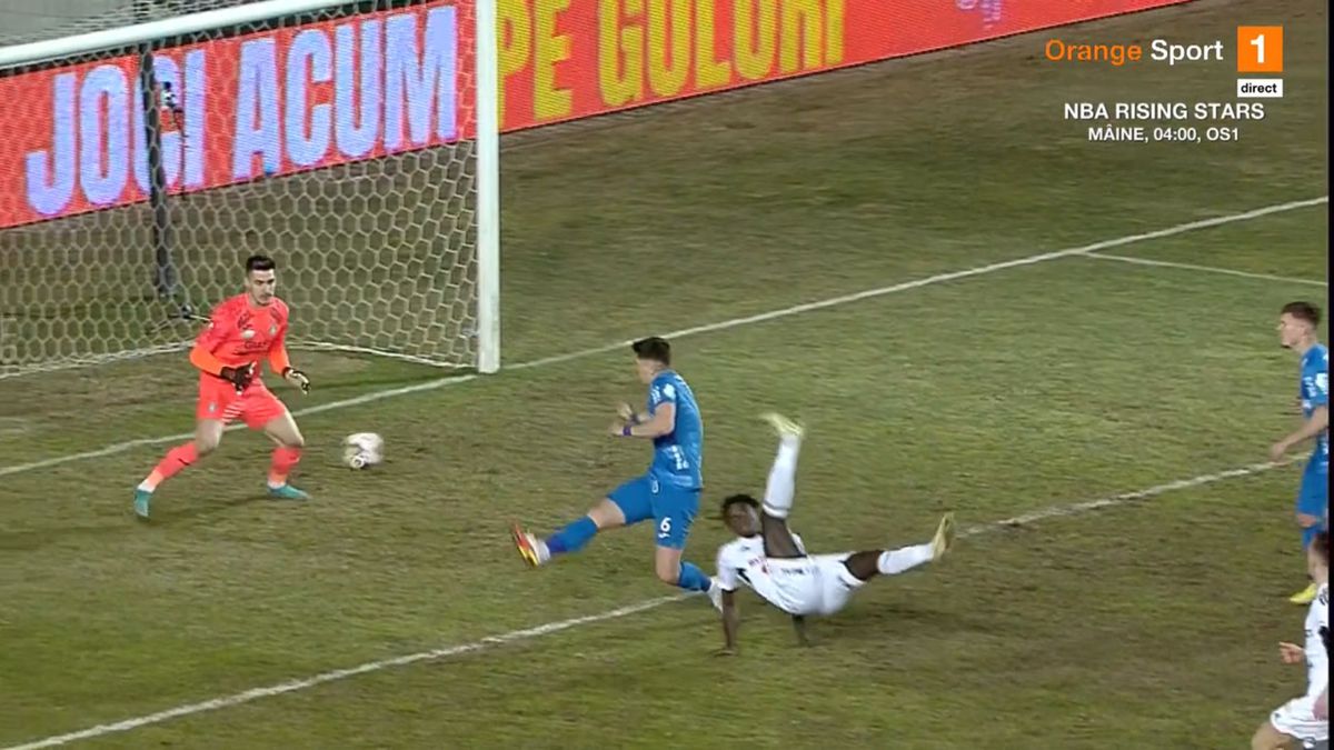 Thiam și Gomes, goluri superbe împotriva Chindiei » Doi colegi de la U Cluj s-au întrecut în lufturi