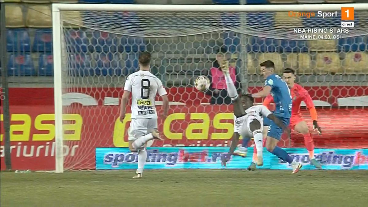 Thiam și Gomes, goluri superbe împotriva Chindiei » Doi colegi de la U Cluj s-au întrecut în lufturi