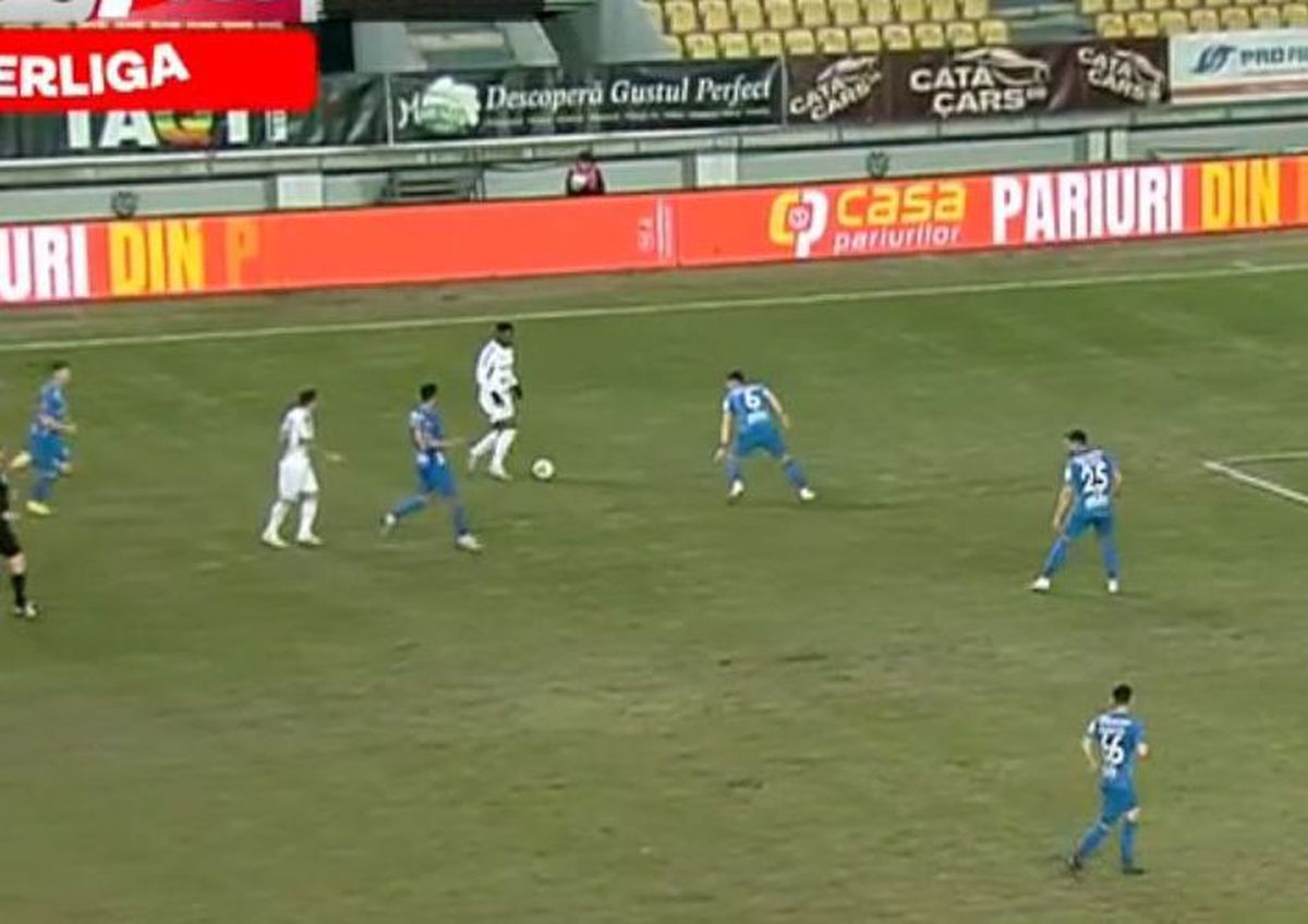 Thiam și Gomes, goluri superbe împotriva Chindiei » Doi colegi de la U Cluj s-au întrecut în lufturi