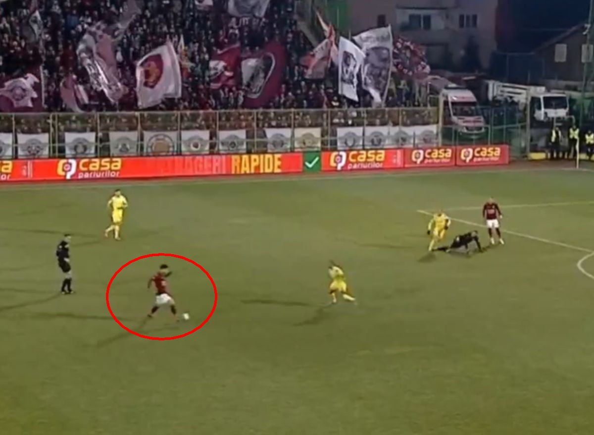 Mutu, scos din sărite! Și-a vărsat nervii pe un jucător în timpul meciului cu Mioveni