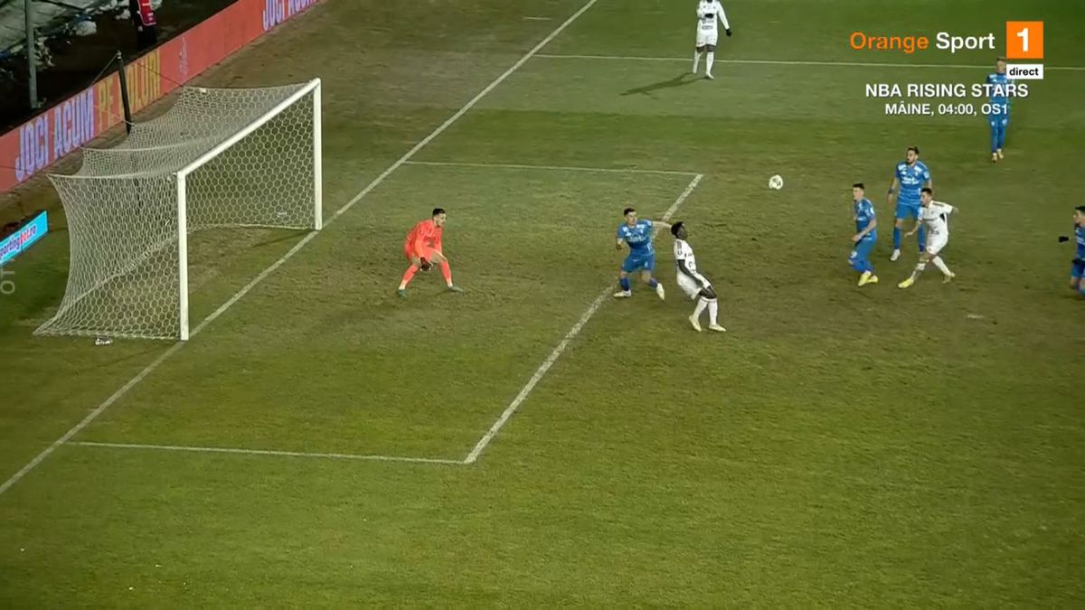 Thiam și Gomes, goluri superbe împotriva Chindiei » Doi colegi de la U Cluj s-au întrecut în lufturi