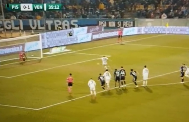 „Halucinant!” » De ce a fost anulat la VAR un gol din penalty în meciul lui Moruțan, Rus și Marin