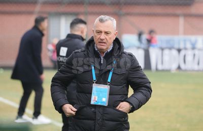 Emoții cu Mircea Rednic » La 6 luni după infarct, i s-a făcut rău la antrenament și a mers la spital. Reacția clubului