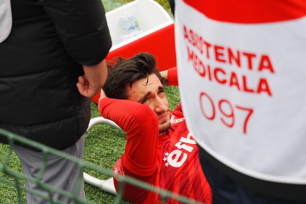 Rapid a blocat jucătorii rivalei înaintea meciului direct: „Nu e vorba doar de bani”