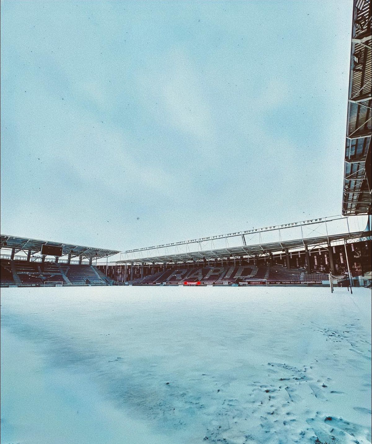 Cum arăta Giuleștiul cu 8 ore înainte de Rapid - FC Botoșani » Mesajul clubului: „Cod alb”