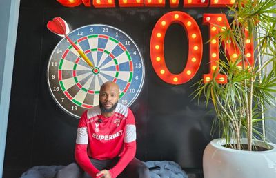 Un malgaș în România: „De unde vin eu, nu mulți oameni vă văd așa” »  Cum se simte Hakim Abdallah la București