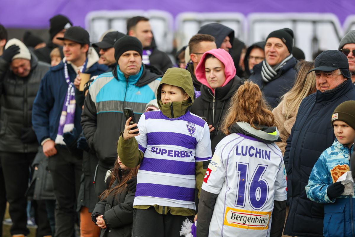 Emoții de toate felurile la Timișoara » Ultimul eveniment pe „Dan Păltinișanu”, suporterii și-au luat rămas bun de la „Monumentalul” violet